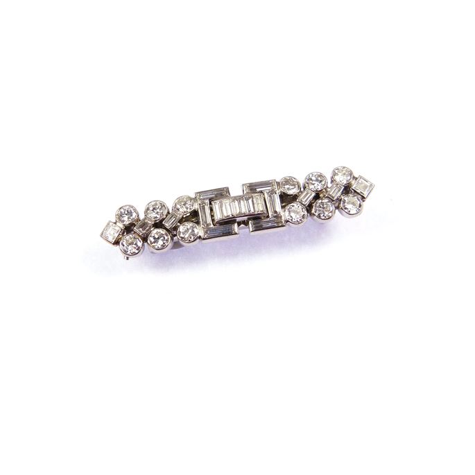  Cartier - Art Deco diamond cluster bar brooch, sprung for wear with a flower or scarf | MasterArt